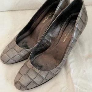 Grey faux croc leather pumps 6.5M